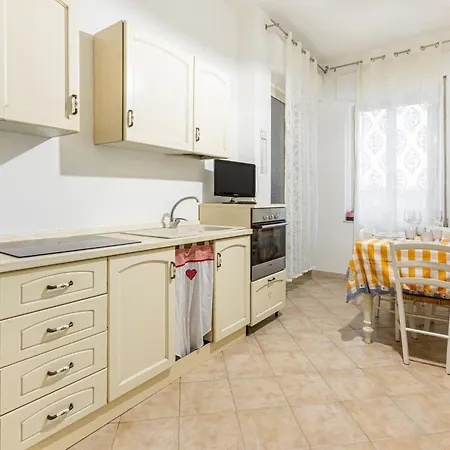 Guesthost - Cozy Near The Policlinico! Apartmán Monserrato